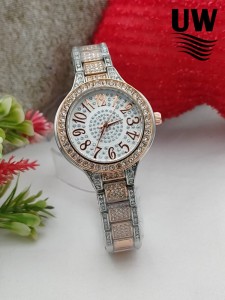 Personality Fashion Diamond-encrusted Watch Female Beautiful Quartz Watches Party Matching Popular Jewelry  gold & silver colour